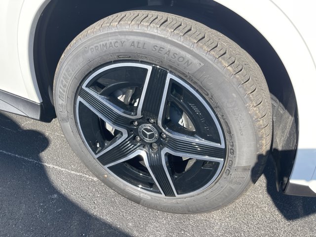 2026 Mercedes-Benz GLC 300 Image 5 of 11