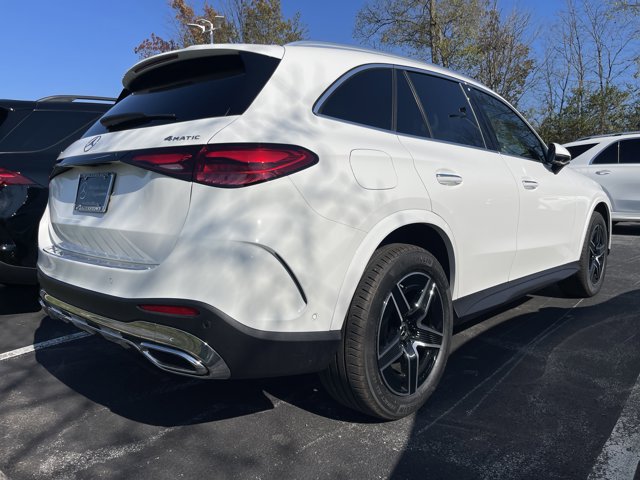 2026 Mercedes-Benz GLC 300 Image 4 of 11