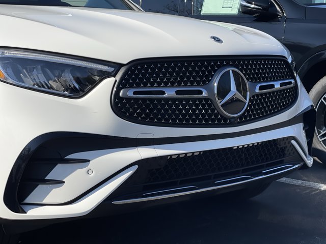 2026 Mercedes-Benz GLC 300 Image 11 of 11