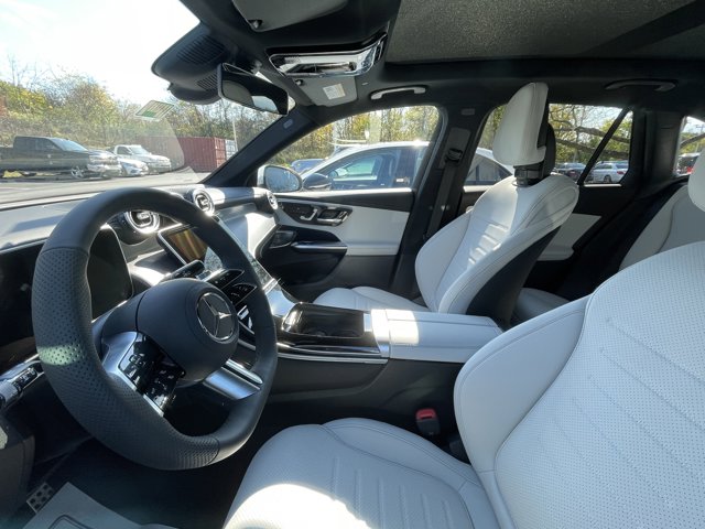 2026 Mercedes-Benz GLC 300 Image 8 of 11