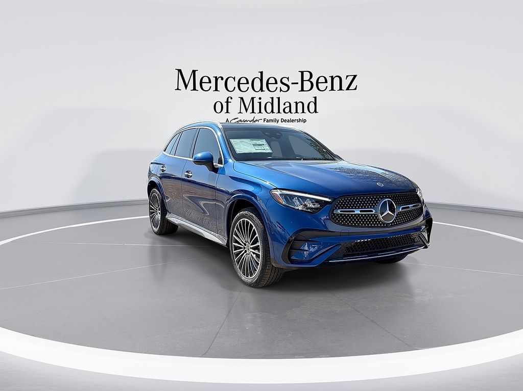 2026 Mercedes-Benz GLC 300 Image 3 of 22