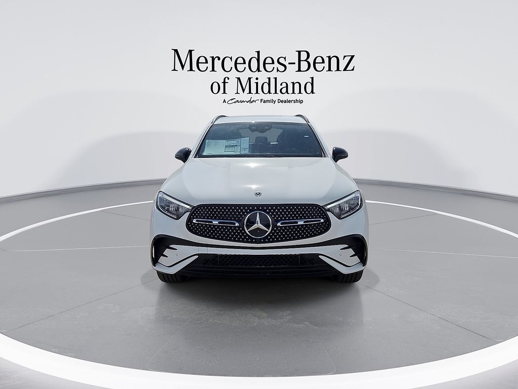 2026 Mercedes-Benz GLC 300 Image 2 of 22