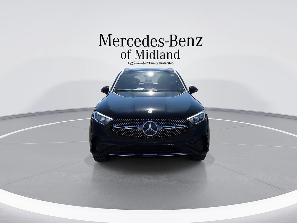 2026 Mercedes-Benz GLC 300 Image 2 of 22