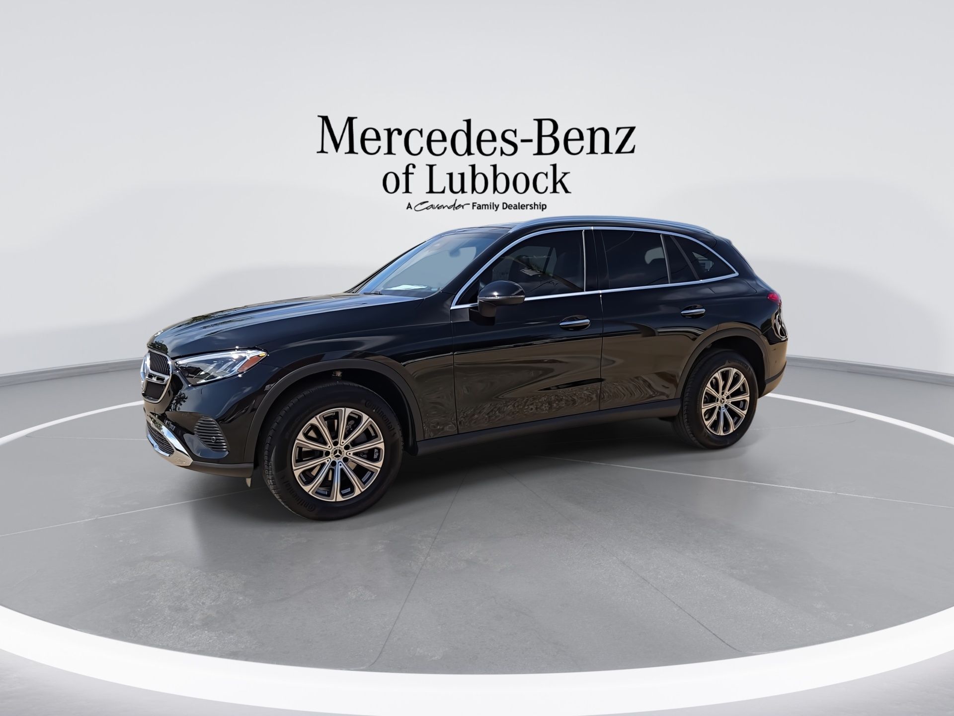 2026 Mercedes-Benz GLC 300 Image 2 of 22