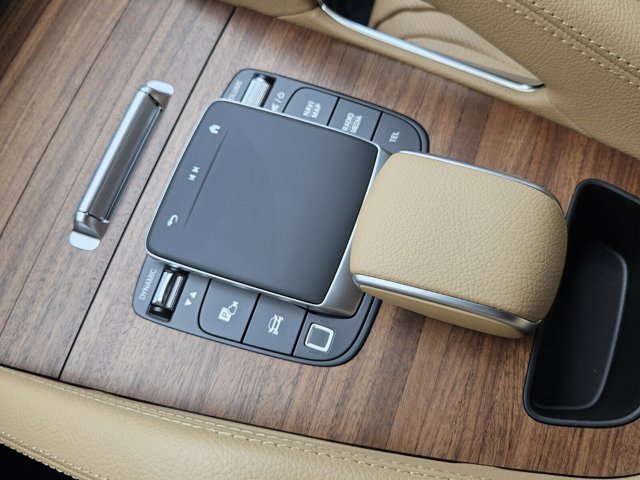 2026 Mercedes-Benz GLE 450 Image 32 of 43