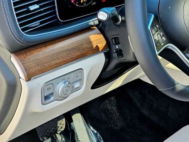 2026 Mercedes-Benz GLS 450 Image 28 of 39