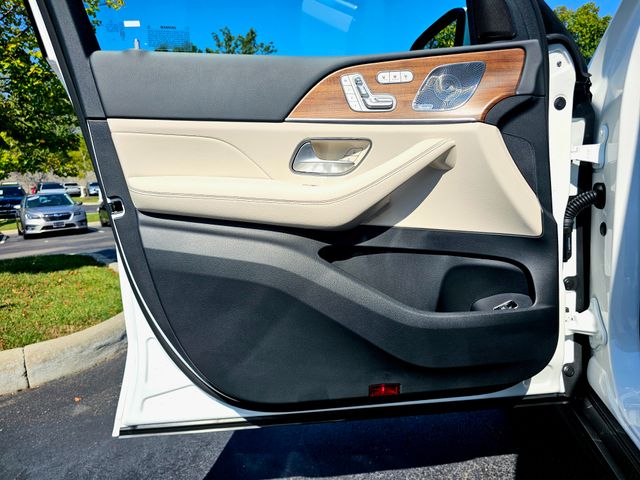 2026 Mercedes-Benz GLS 450 Image 30 of 39