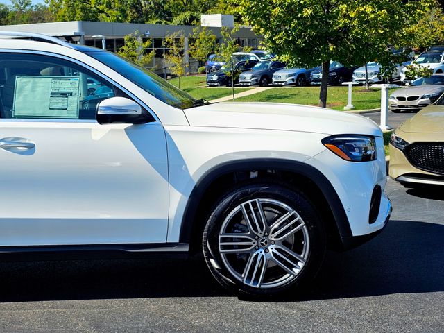 2026 Mercedes-Benz GLS 450 Image 4 of 39