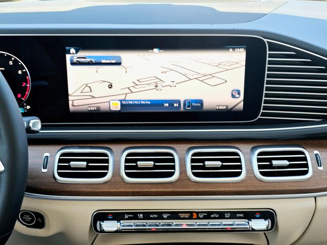 2026 Mercedes-Benz GLS 450 Image 25 of 39