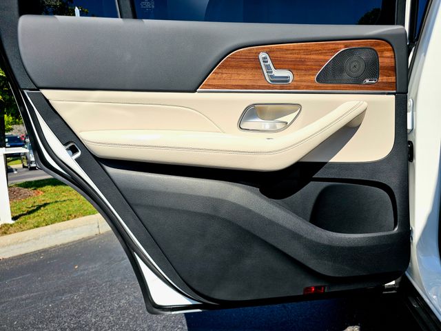 2026 Mercedes-Benz GLS 450 Image 29 of 39