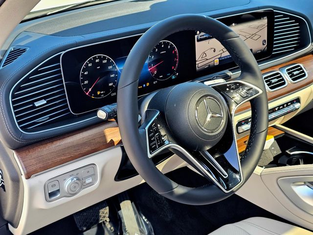 2026 Mercedes-Benz GLS 450 Image 20 of 39