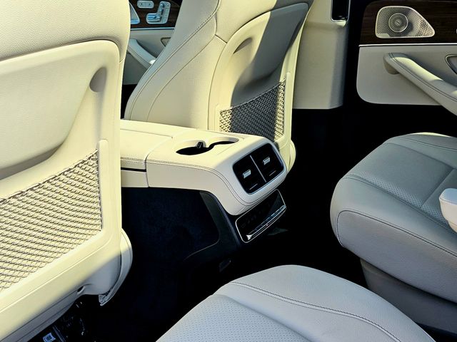 2026 Mercedes-Benz GLS 450 Image 26 of 39