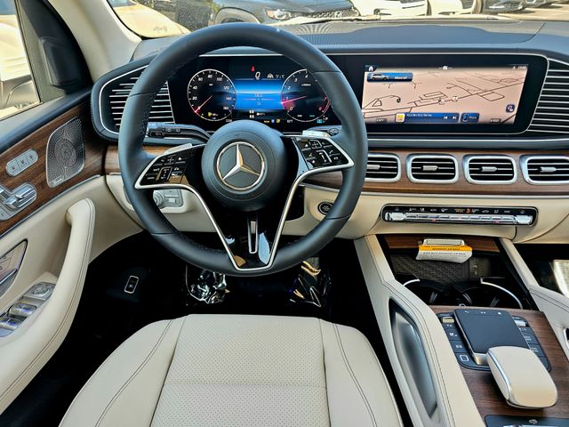 2026 Mercedes-Benz GLS 450 Image 16 of 39