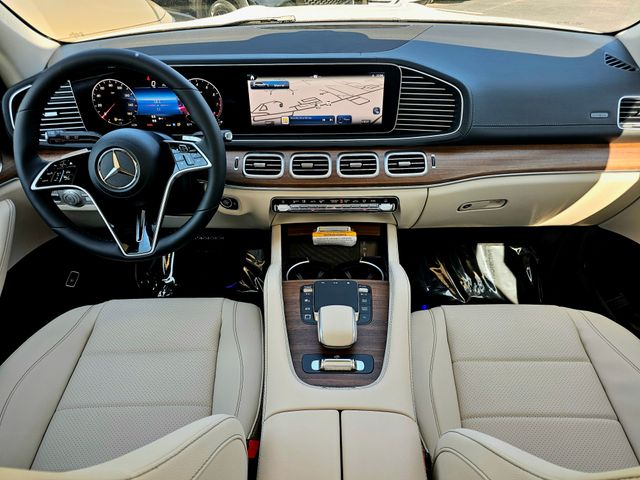 2026 Mercedes-Benz GLS 450 Image 15 of 39