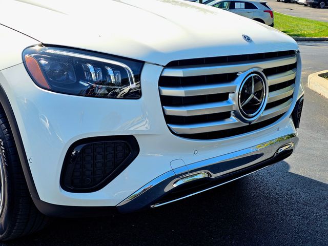 2026 Mercedes-Benz GLS 450 Image 32 of 39