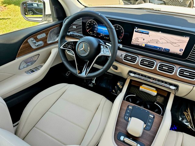 2026 Mercedes-Benz GLS 450 Image 18 of 39