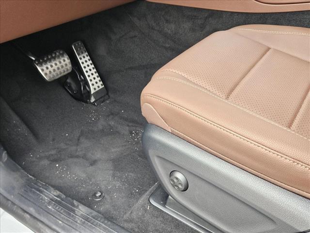 2026 Mercedes-Benz GLS 450 Image 16 of 18