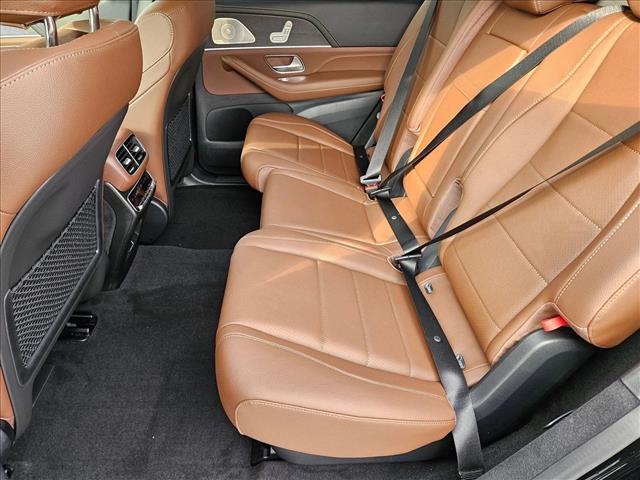 2026 Mercedes-Benz GLS 450 Image 10 of 18