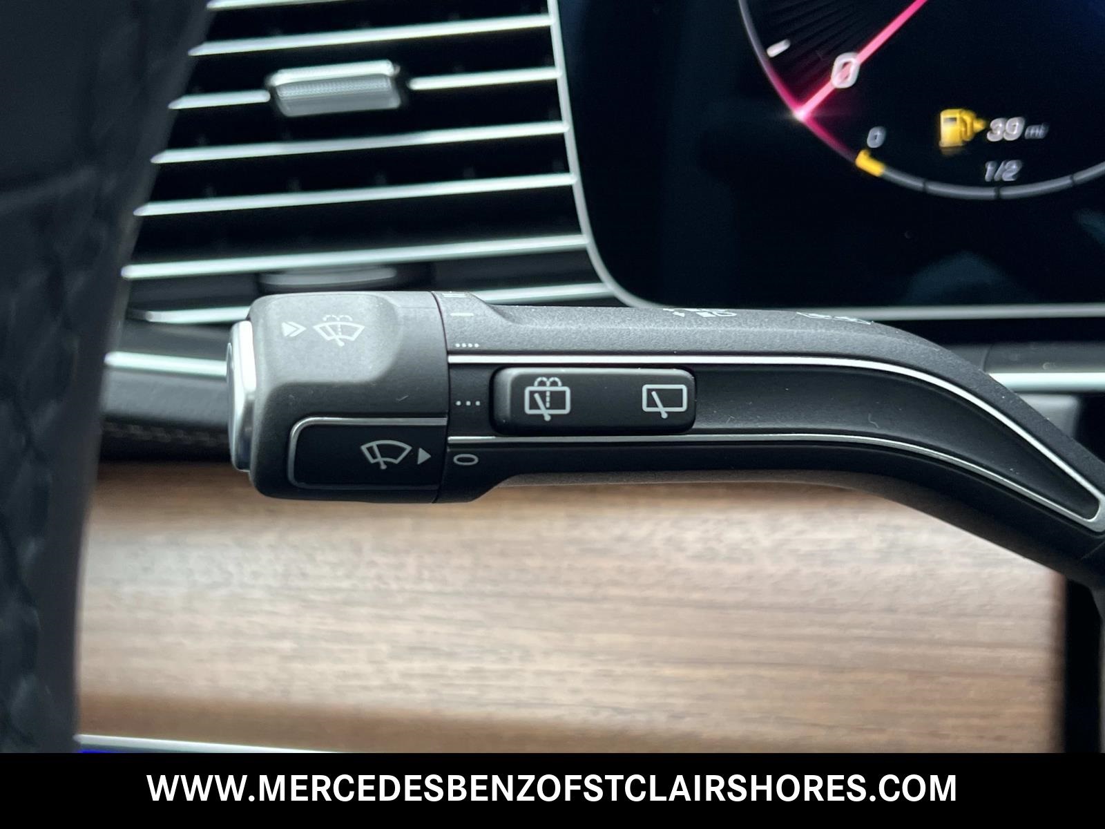 2026 Mercedes-Benz GLS 450 Image 32 of 38