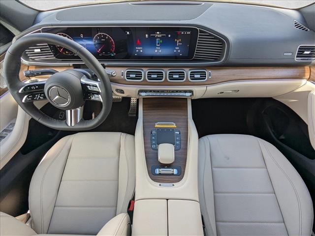 2026 Mercedes-Benz GLS 450 Image 12 of 19