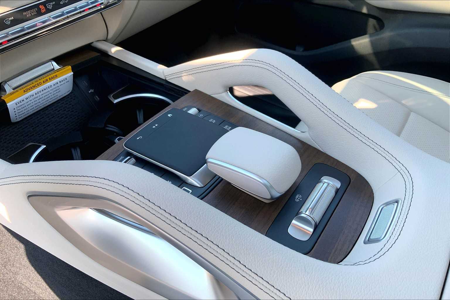 2026 Mercedes-Benz GLS 450 Image 12 of 16