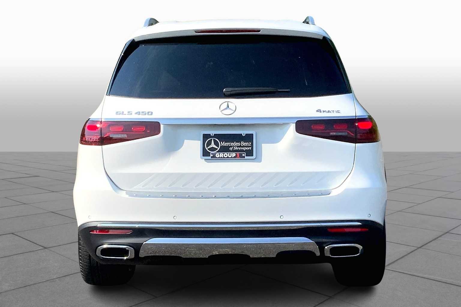 2026 Mercedes-Benz GLS 450 Image 4 of 16