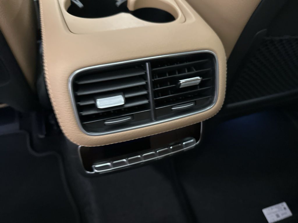 2026 Mercedes-Benz GLS 450 Image 29 of 36