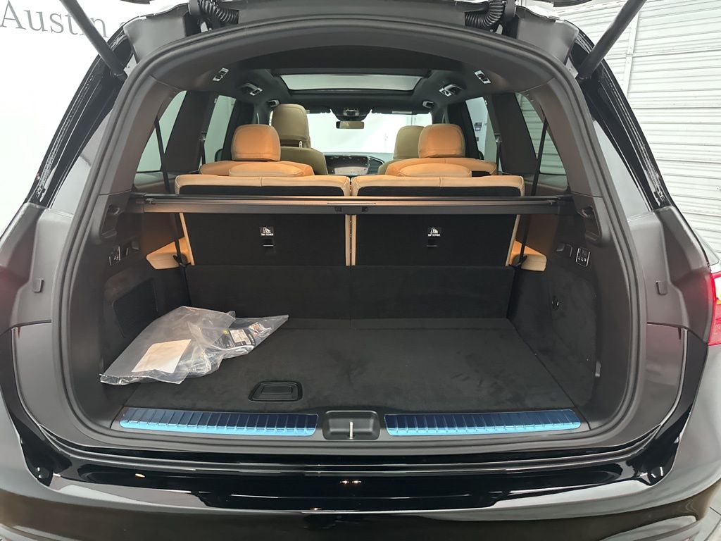 2026 Mercedes-Benz GLS 450 Image 10 of 36