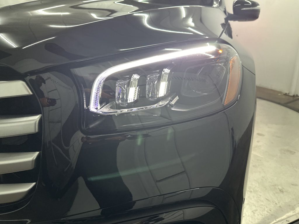 2026 Mercedes-Benz GLS 450 Image 12 of 36