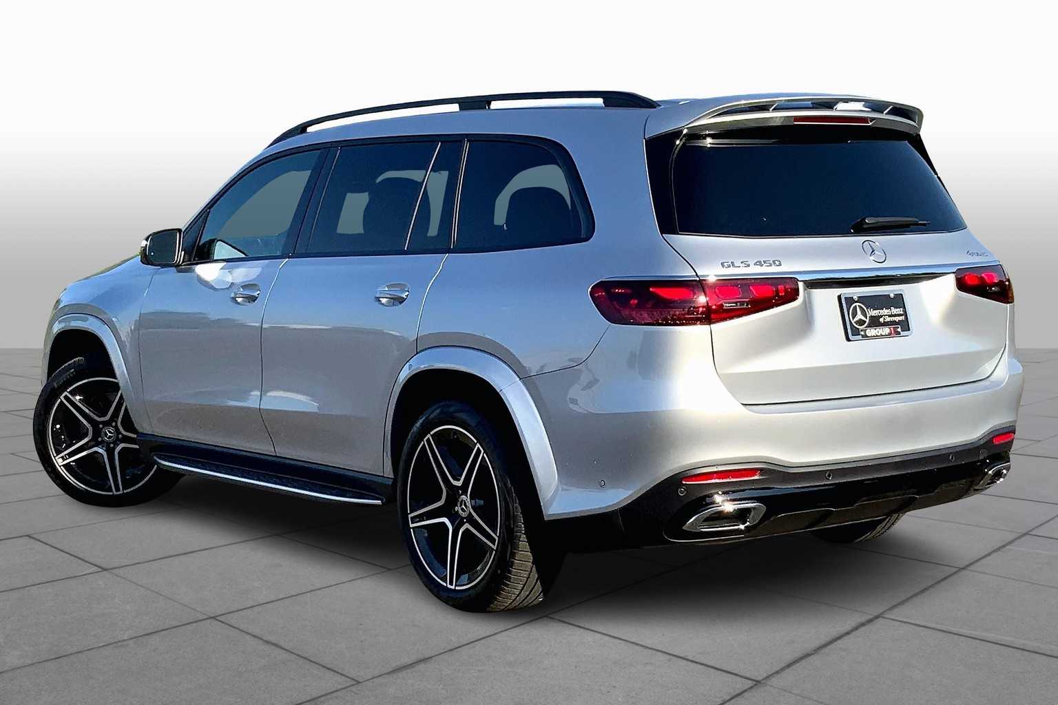 2026 Mercedes-Benz GLS 450 Image 5 of 16