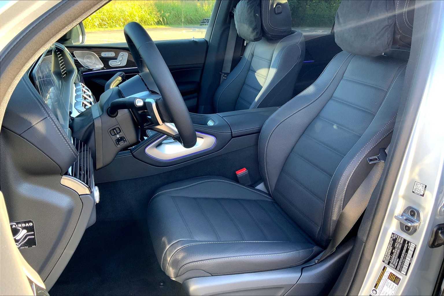 2026 Mercedes-Benz GLS 450 Image 7 of 16