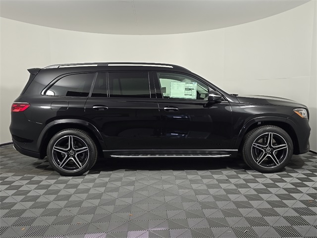 2026 Mercedes-Benz GLS 450 Image 4 of 32