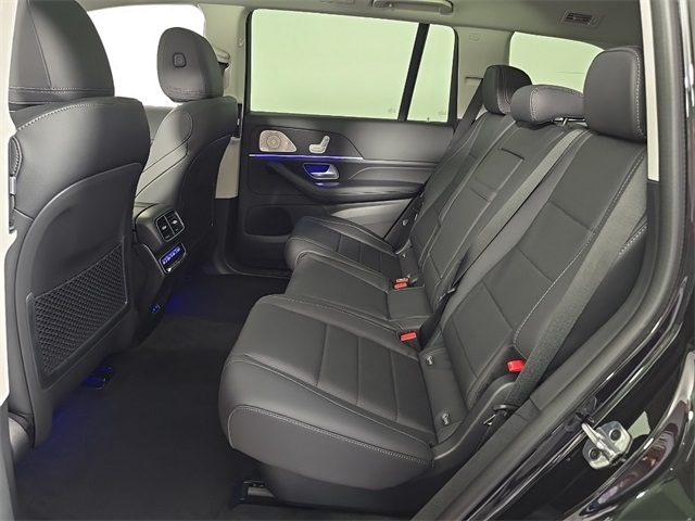 2026 Mercedes-Benz GLS 450 Image 12 of 32