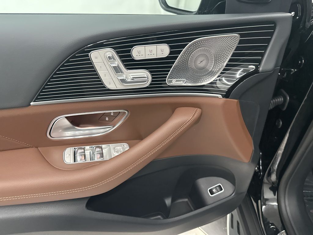 2026 Mercedes-Benz GLS 450 Image 28 of 36