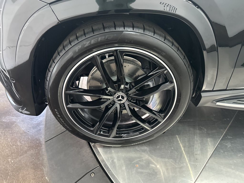 2026 Mercedes-Benz GLS 450 Image 9 of 36