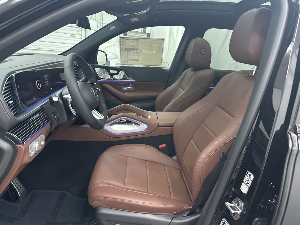 2026 Mercedes-Benz GLS 450 Image 16 of 36