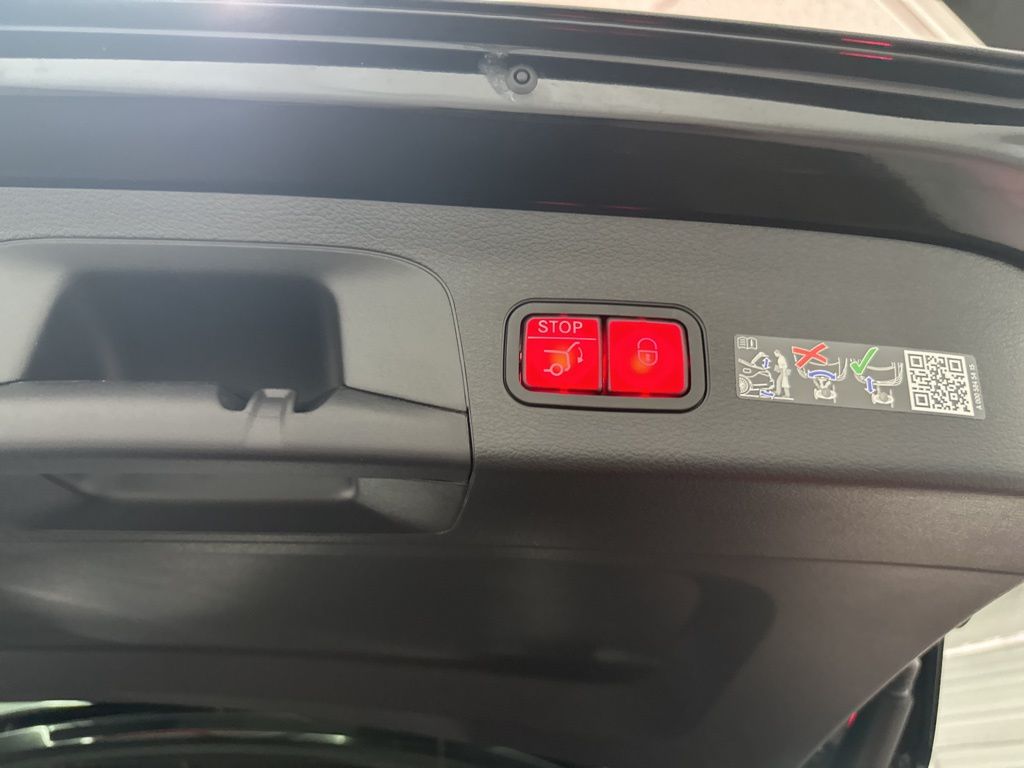 2026 Mercedes-Benz GLS 450 Image 34 of 36