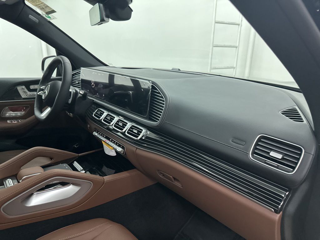 2026 Mercedes-Benz GLS 450 Image 19 of 36