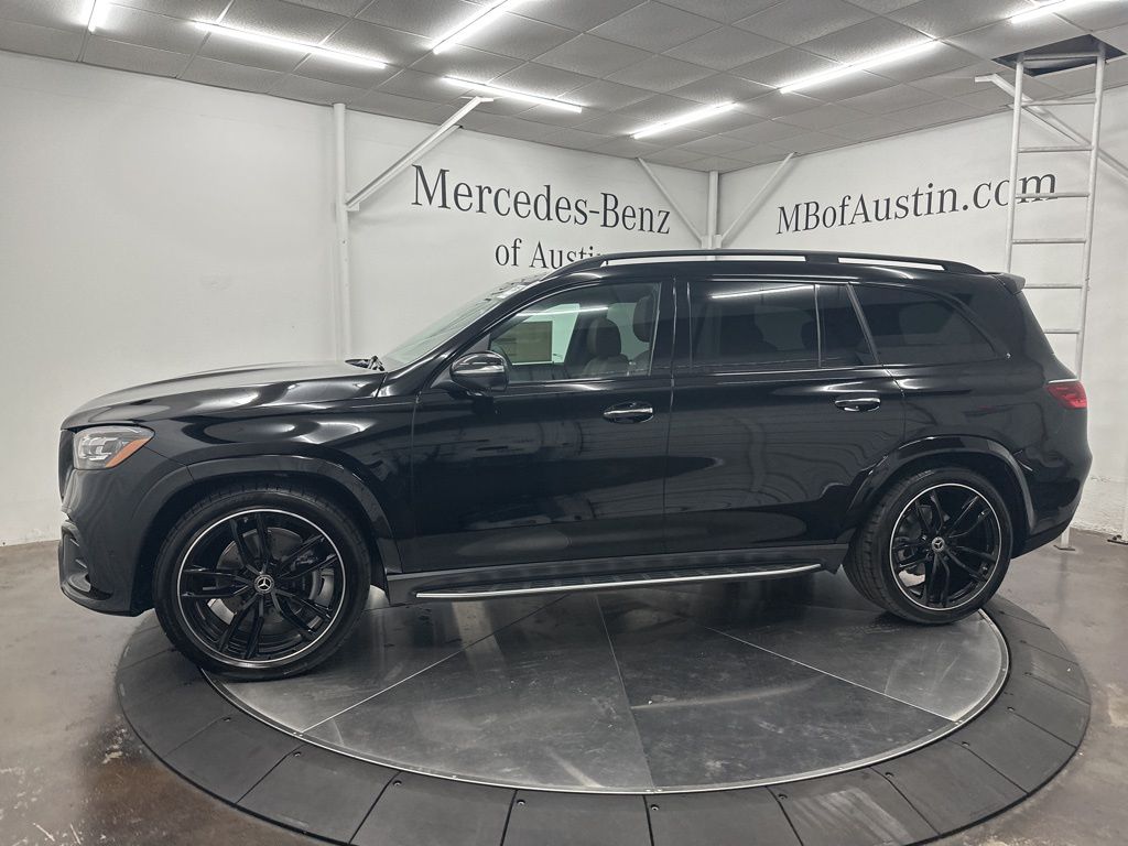 2026 Mercedes-Benz GLS 450 Image 2 of 36