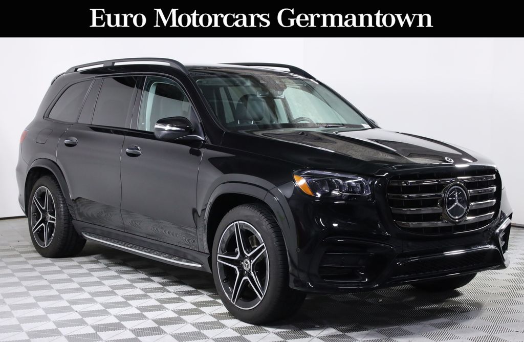 2026 Mercedes-Benz GLS 450 Image 2 of 83