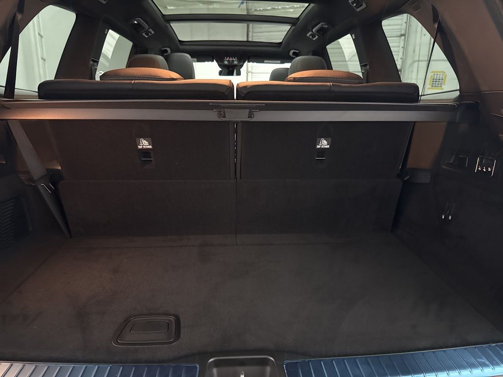 2026 Mercedes-Benz GLS 450 Image 11 of 39