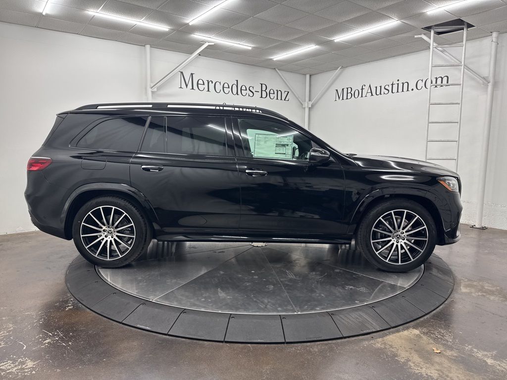 2026 Mercedes-Benz GLS 450 Image 4 of 39
