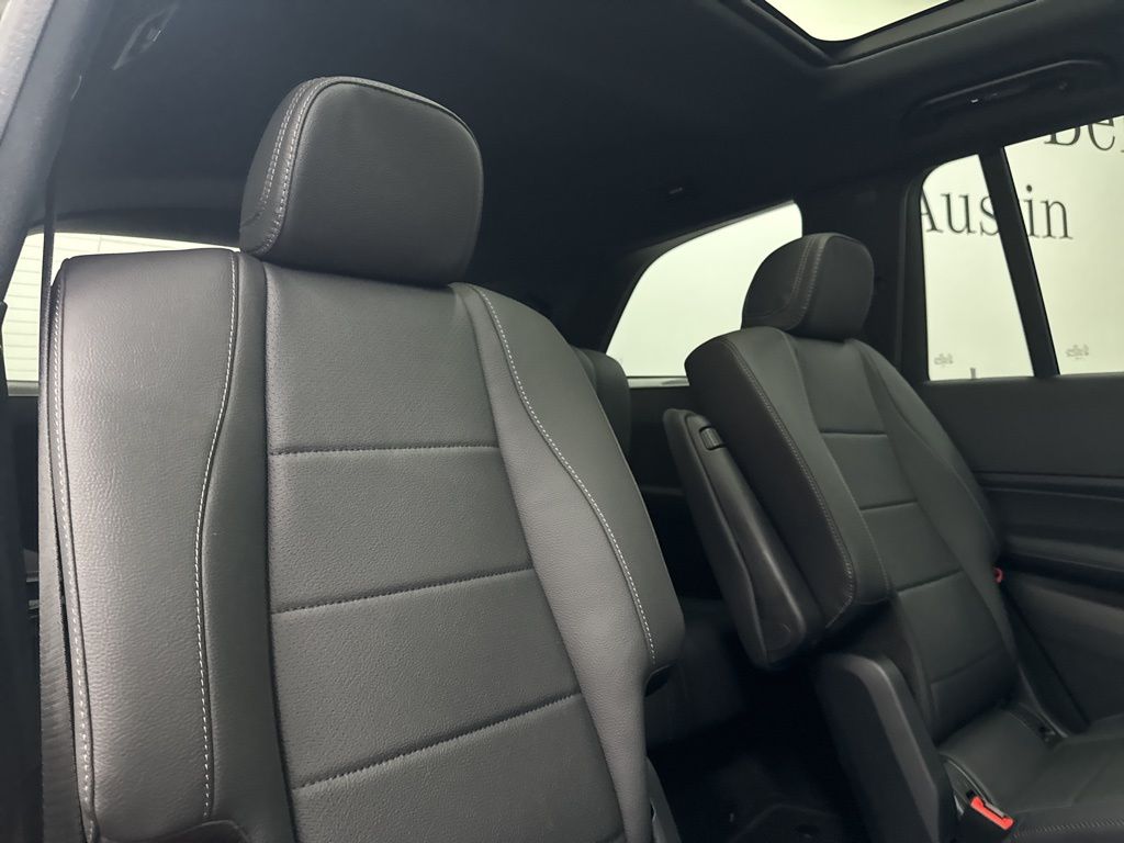 2026 Mercedes-Benz GLS 450 Image 15 of 39