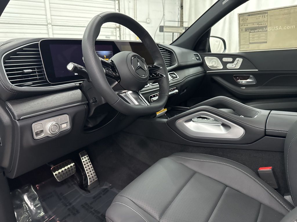 2026 Mercedes-Benz GLS 450 Image 24 of 39