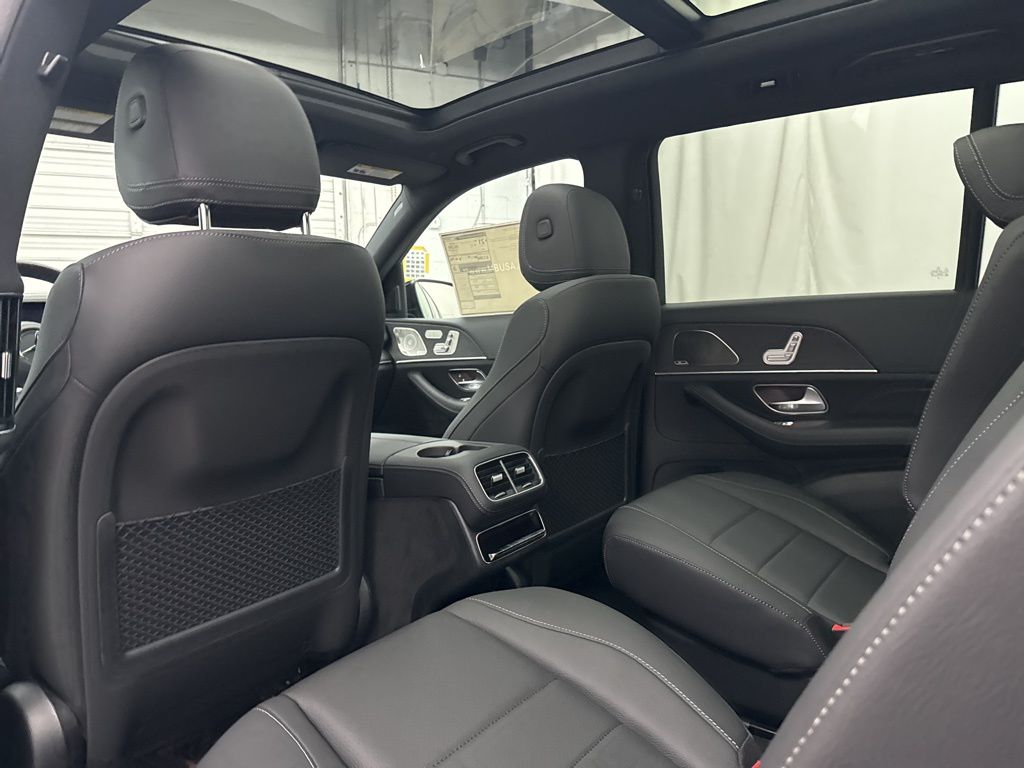 2026 Mercedes-Benz GLS 450 Image 22 of 39