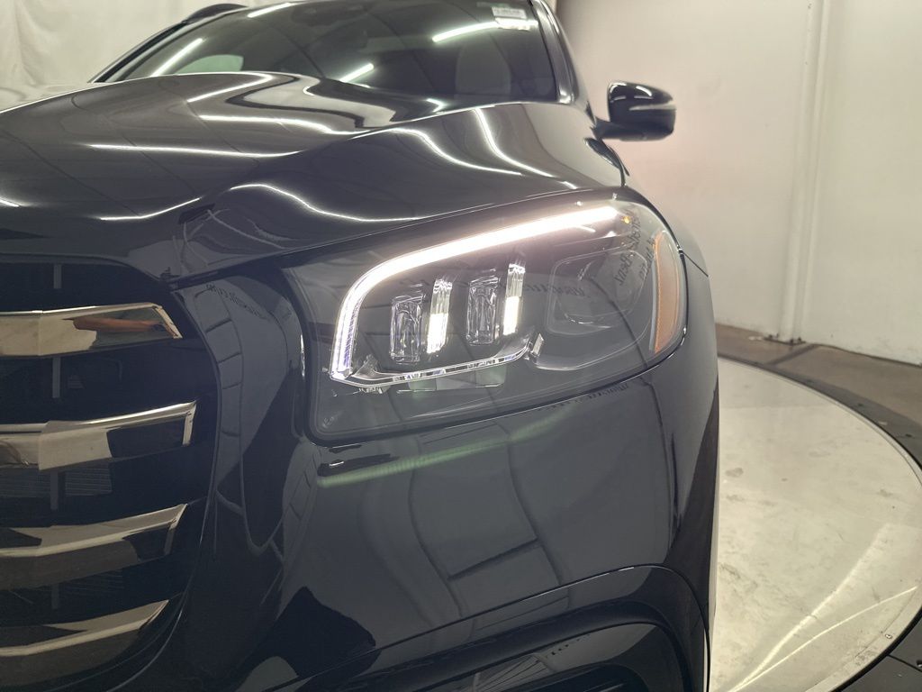 2026 Mercedes-Benz GLS 450 Image 32 of 36