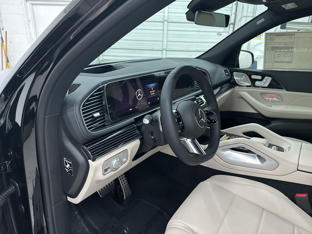 2026 Mercedes-Benz GLS 450 Image 17 of 36