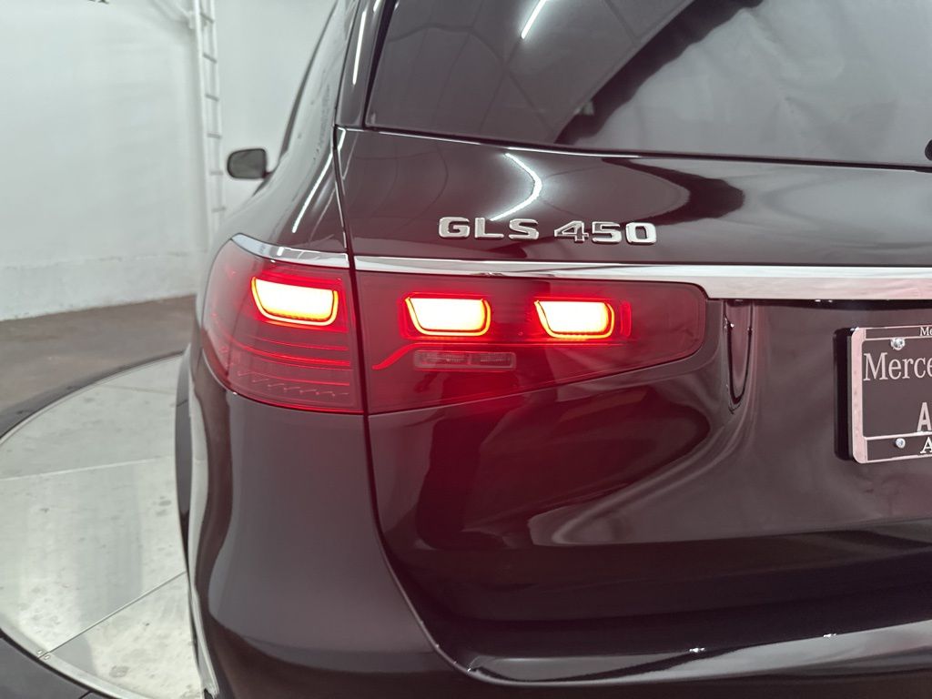 2026 Mercedes-Benz GLS 450 Image 36 of 36