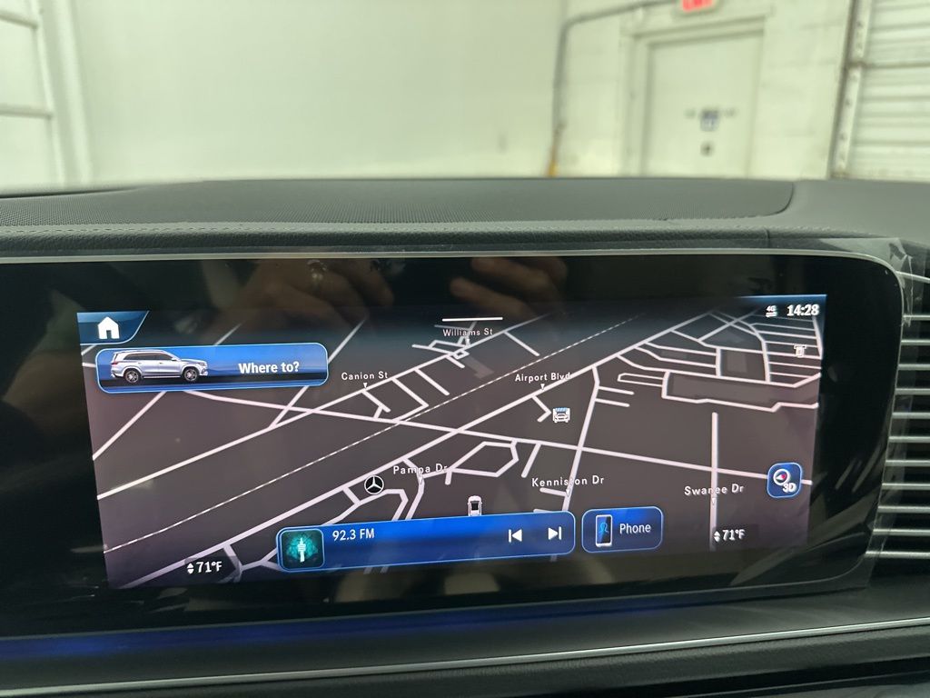 2026 Mercedes-Benz GLS 450 Image 24 of 36