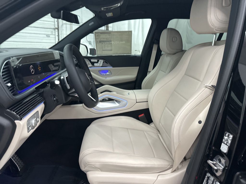 2026 Mercedes-Benz GLS 450 Image 15 of 36